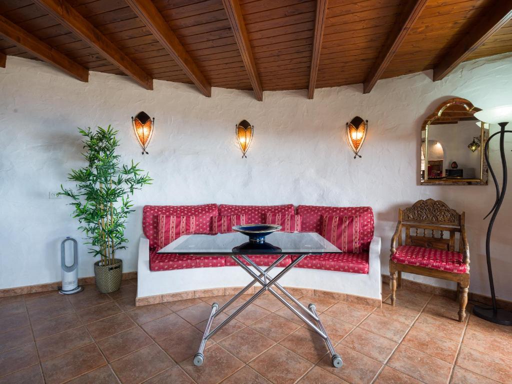 Castillo Lanzarote Villa 2 - Sleep in a Volcanic Cave photo 1