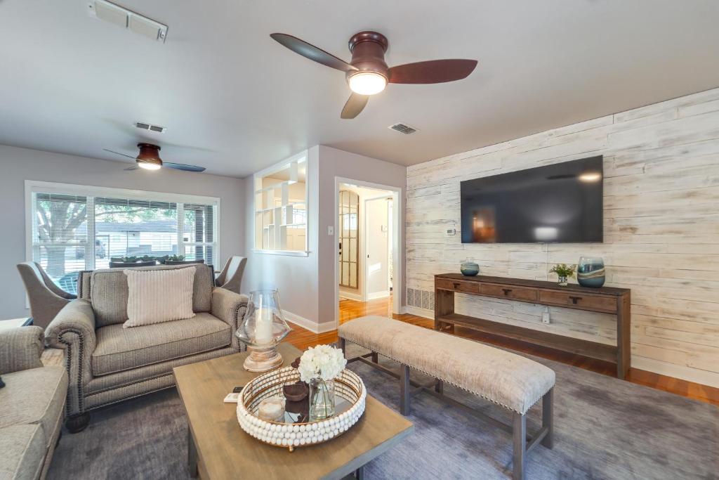 Lovely Lubbock Home with Furnished Deck and Grill photo 2