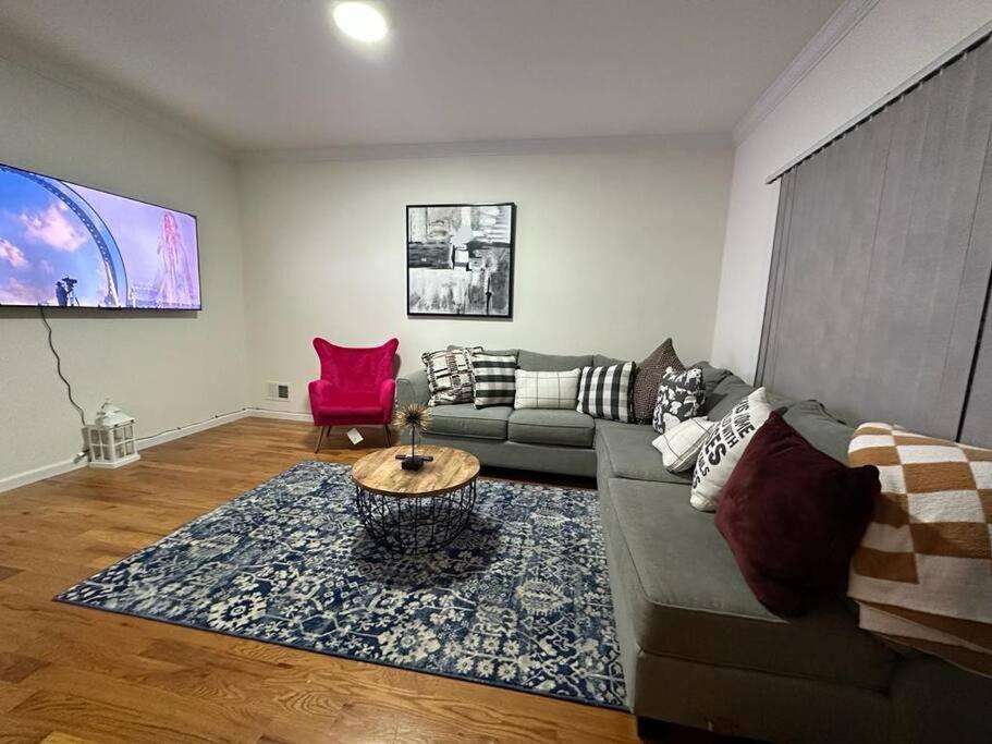 Deluxe 2 bedroom EWR airport home image
