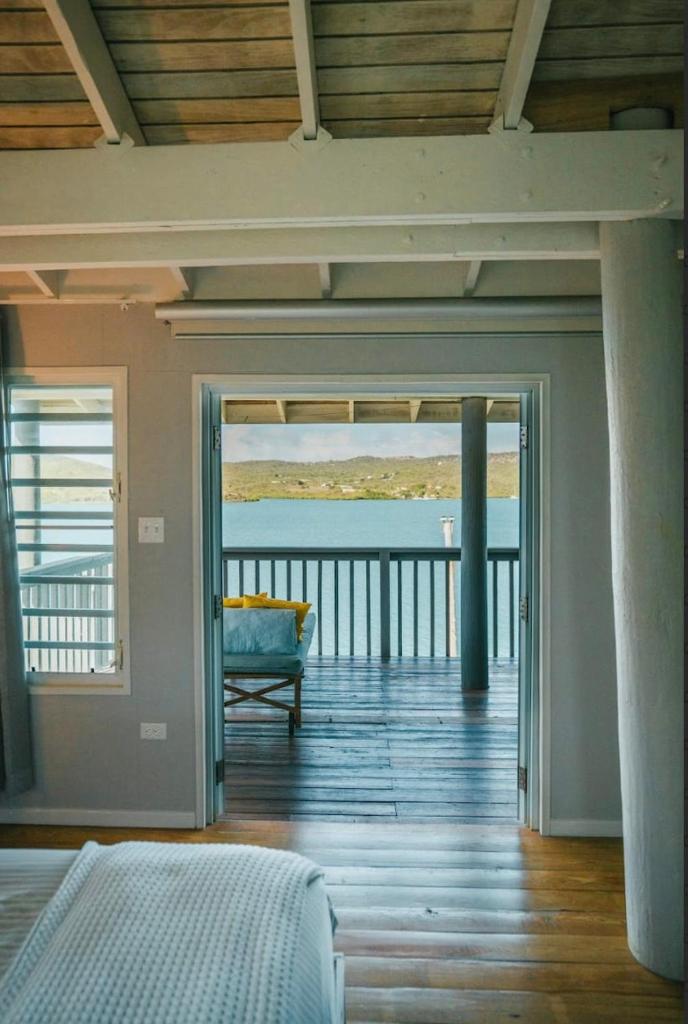 Ocean Front Villa 1 photo 4