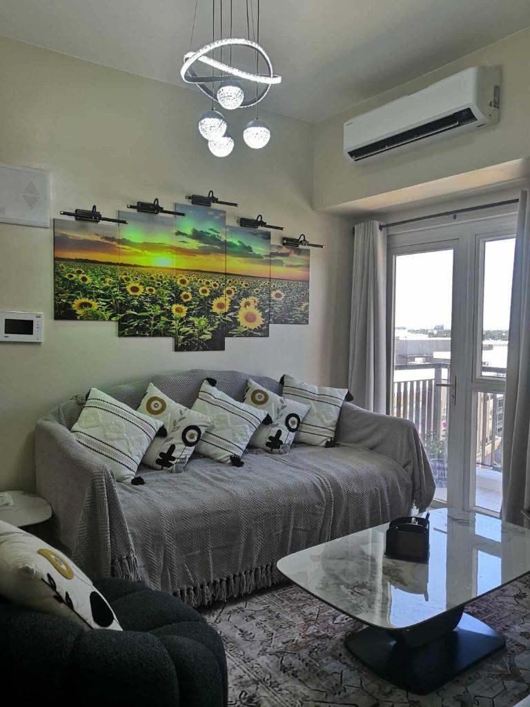 Saint Honore Executive: 6 guests, 5 beds, 2 bedrooms, 2 bathrms photo 1