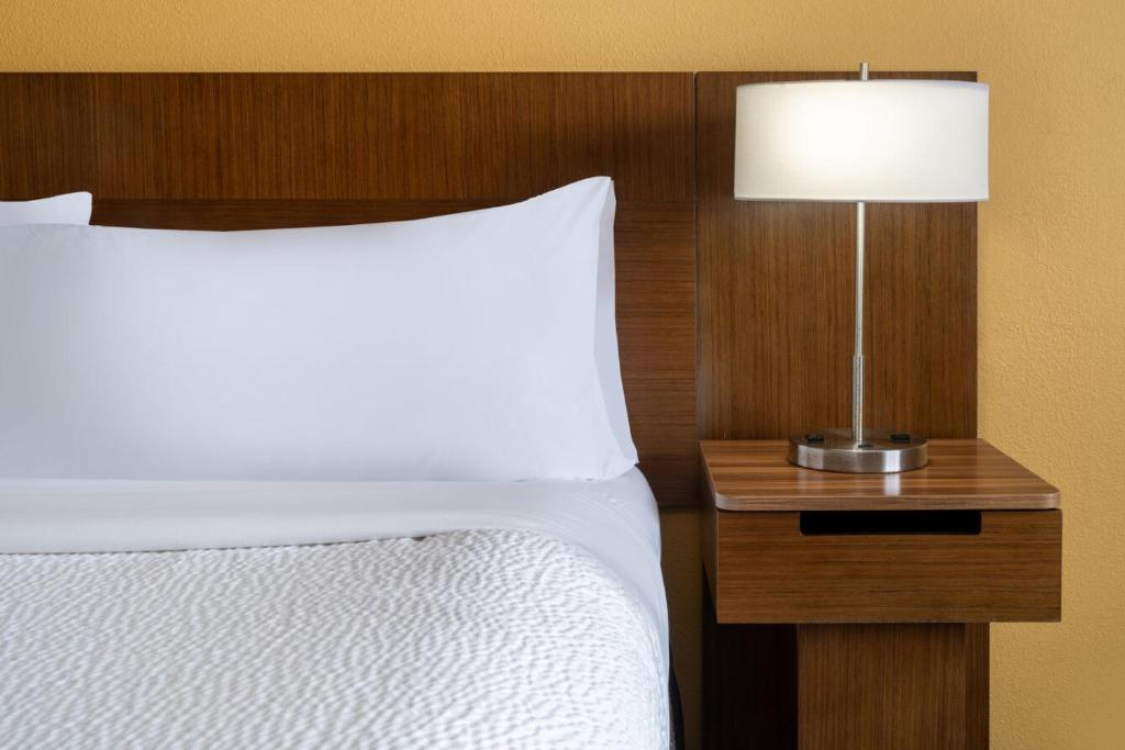 Garner Hotel Clarksville Northeast, an IHG Hotel photo 3
