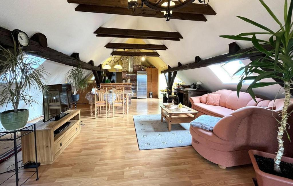Beautiful Apartment In Ueckermnde seebad With Wifi photo 2