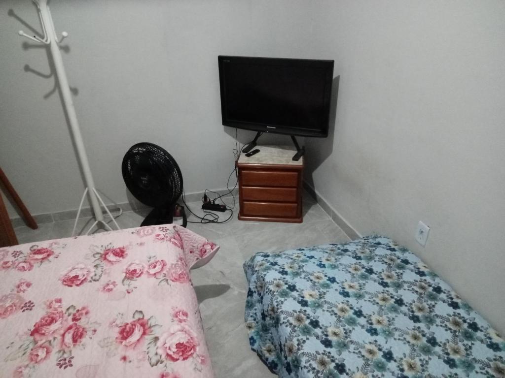 Quarto,cozinha,banheiro e área externa compartilhada photo 3