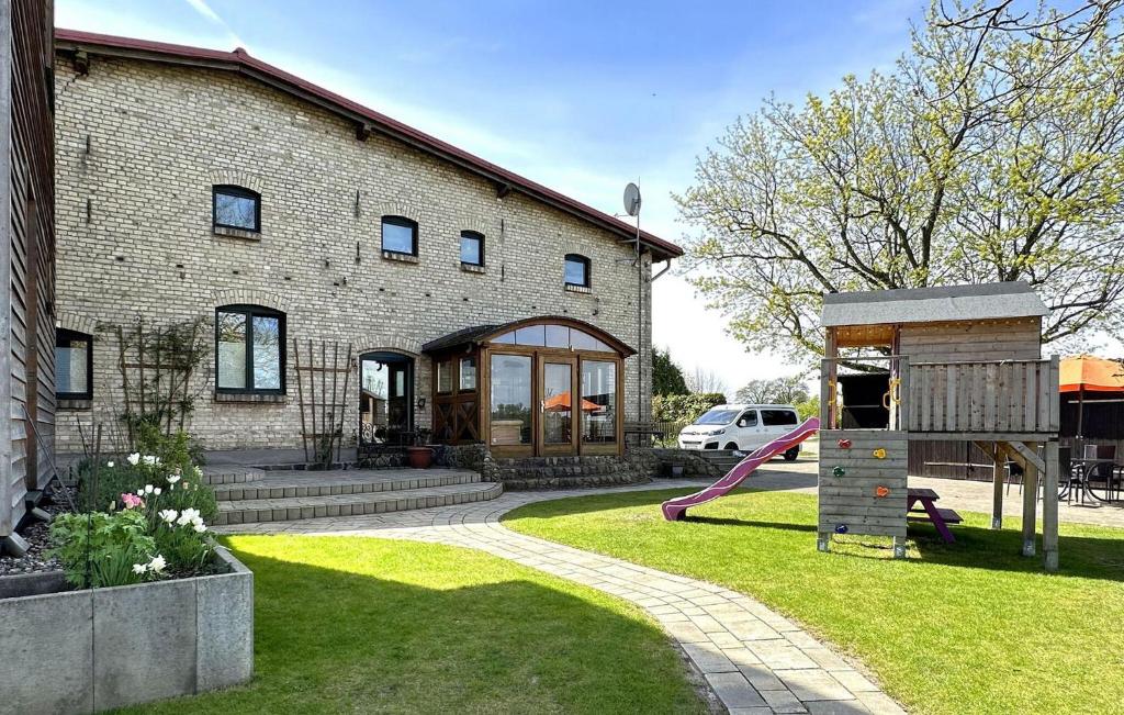 2 Bedroom Nice Apartment In Silz Ot Nossentin