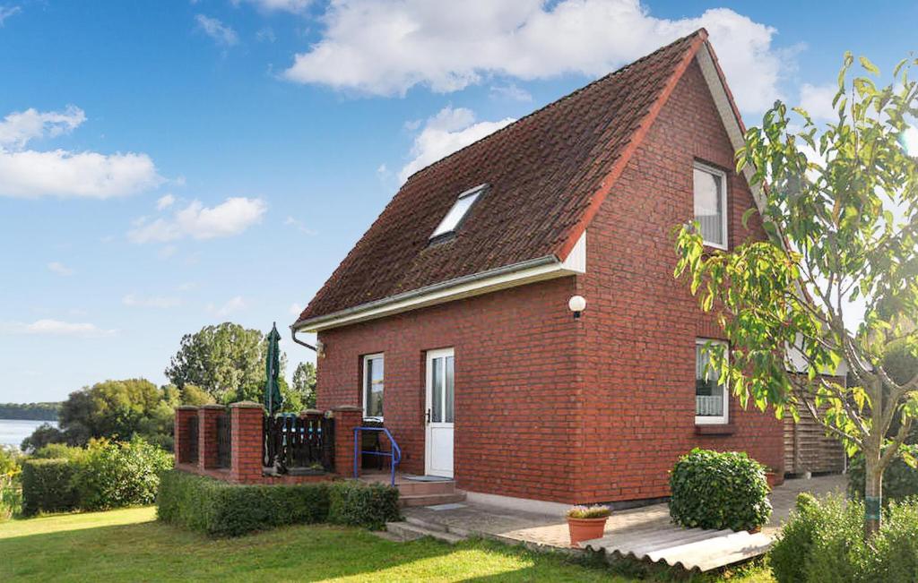 Awesome Home In Carpin With Kitchen
