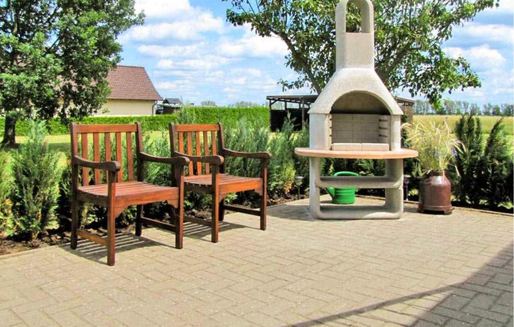 Gorgeous Apartment In Mirow Ot Qualzow With Wifi photo 1