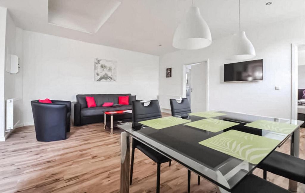 Awesome Apartment In Klink With Wifi photo 2