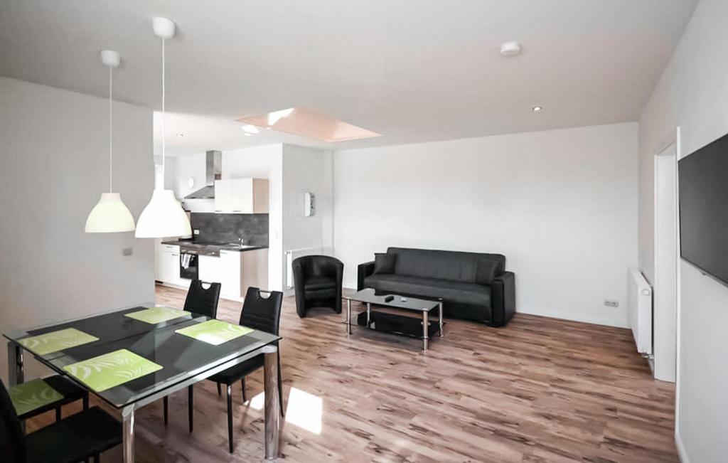 Awesome Apartment In Klink With Wifi photo 3
