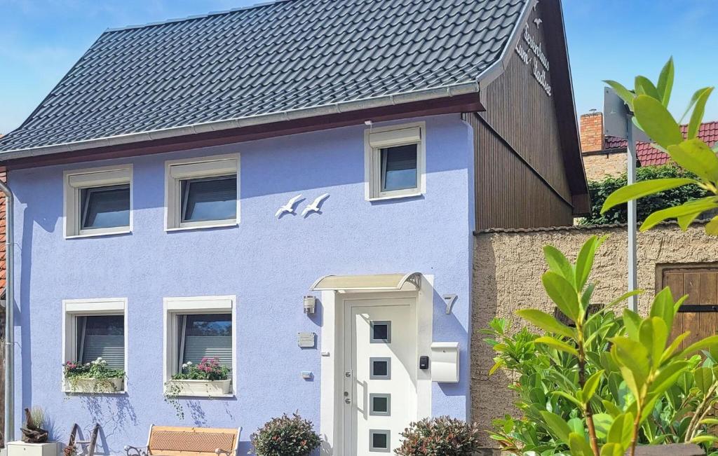 Awesome Home In Penzlin With Kitchen