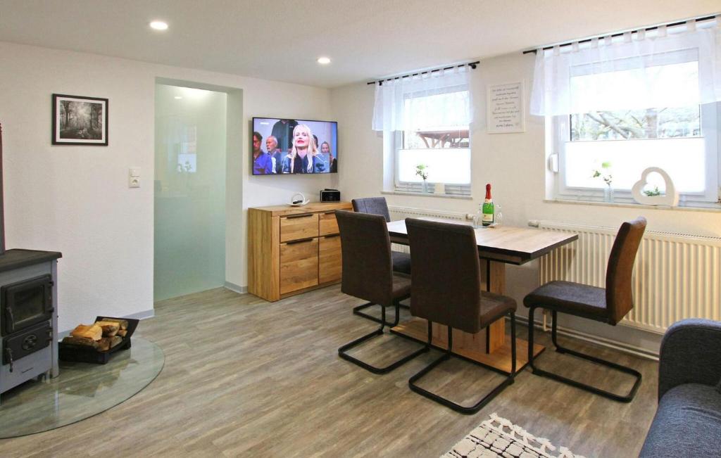 Awesome Home In Penzlin With Kitchen photo 2