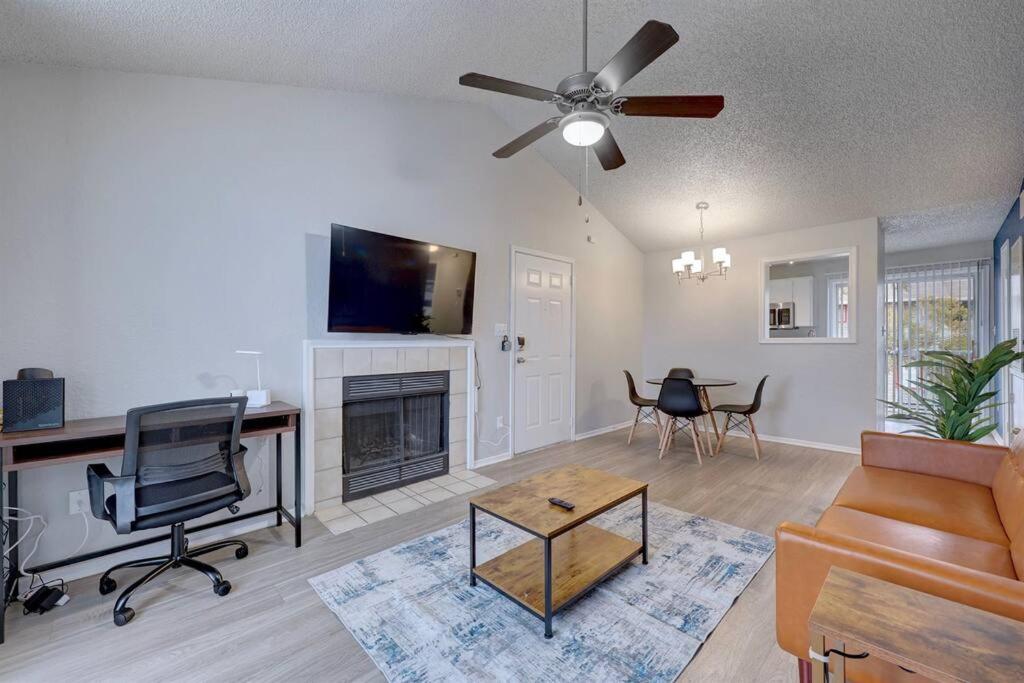 Cushy 2BD Apt Austin Texas image