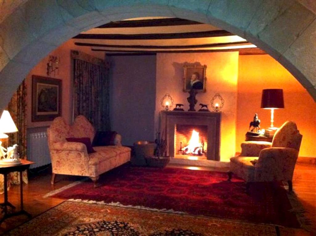 2 bedrooms house with jacuzzi terrace and wifi at Cabra de Mora photo 1