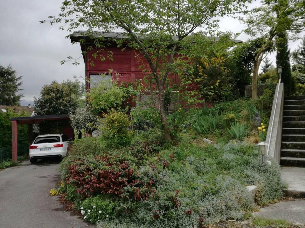 Chalet de 2 chambres avec terrasse et wifi a Viry photo 3