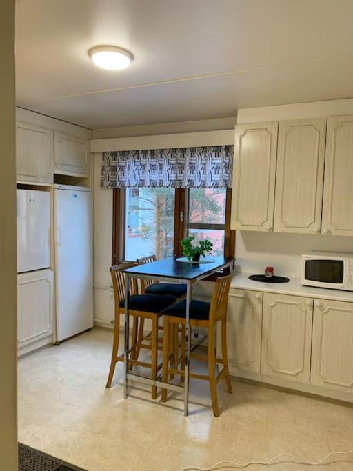 Tilava 2BR-huoneisto Saunalla photo 2