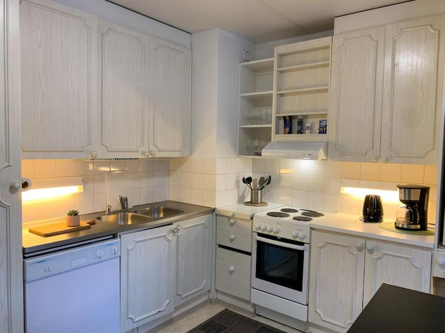 Tilava 2BR-huoneisto Saunalla photo 4