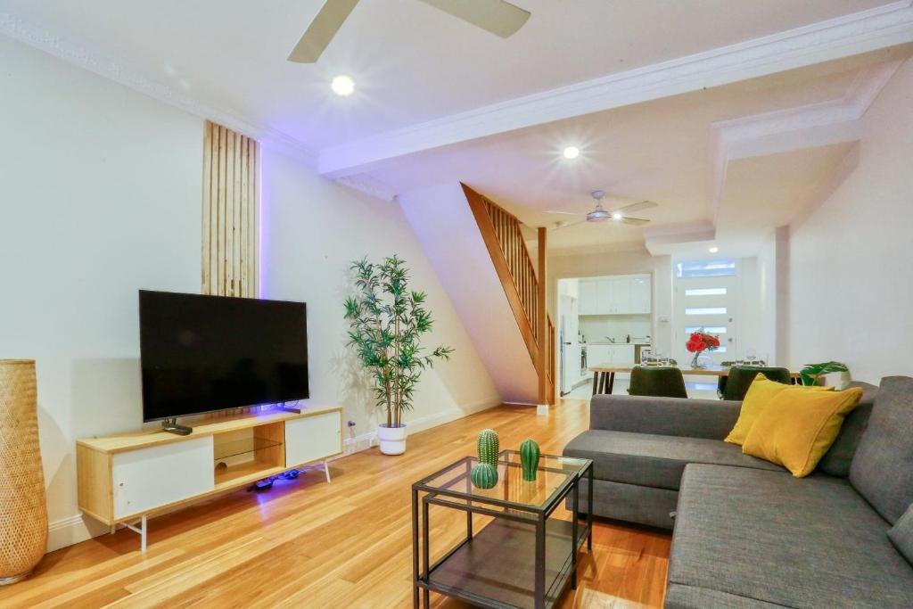 Vibrant 3 Bedroom House Darlinghurst 2 E-Bikes Included