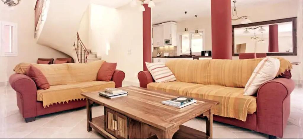 Breathtaking Sea & Mountain Views-Privacy/Spacious photo 3