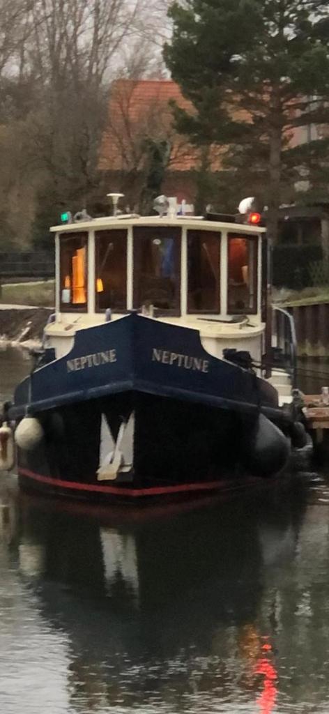 Remorqueur Péniche année 1904 tout confort sur la voie verte Camon Amiens Hortillonages photo 3