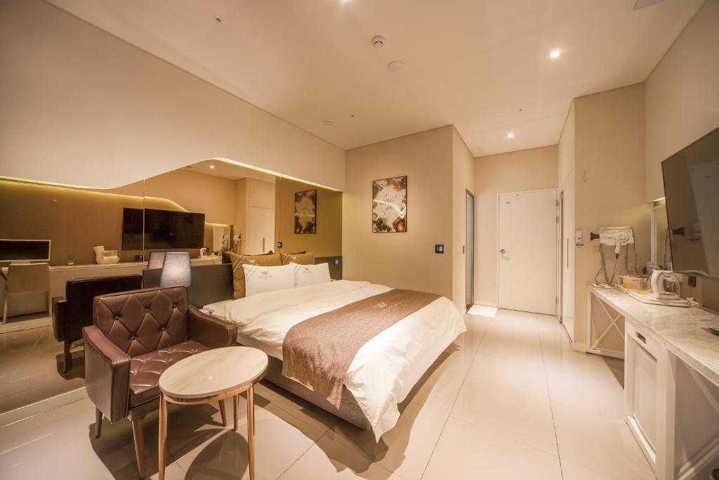 Naju Western Hotel photo 1