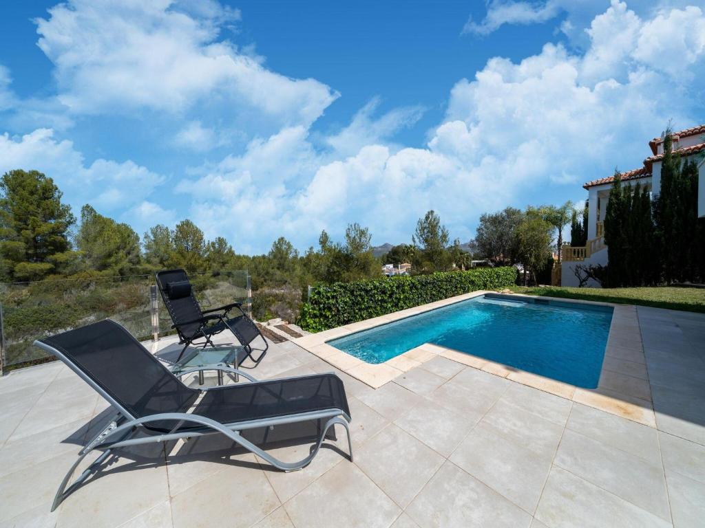 Apartment with private swimming pool photo 1
