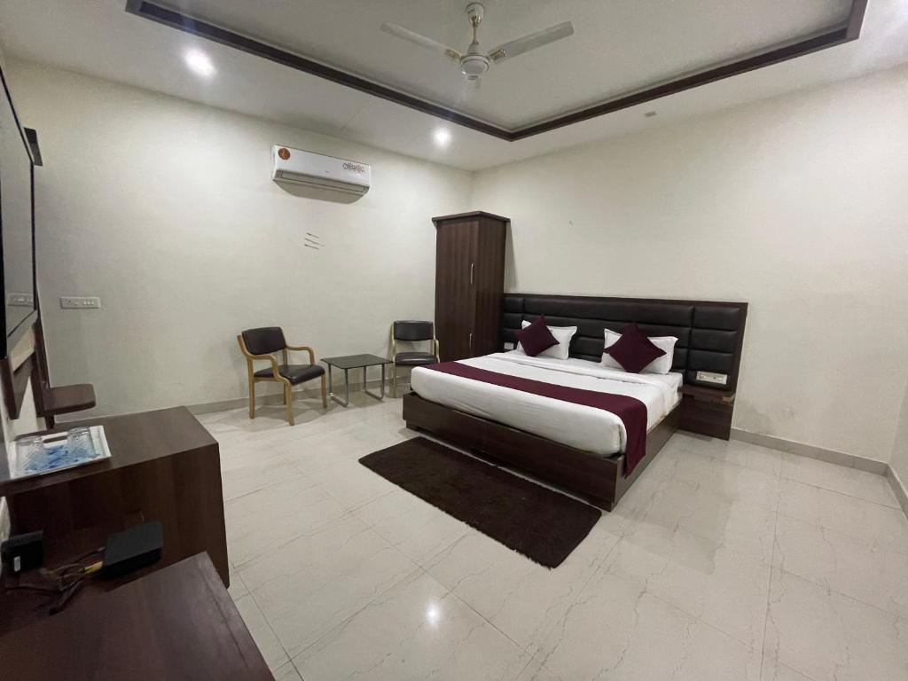 Hotel AS Royal photo 3