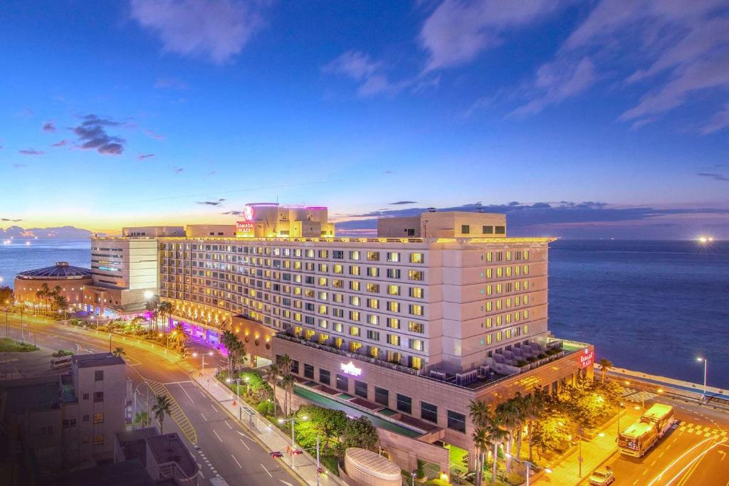Ramada Plaza by Wyndham Jeju Ocean Front photo 1