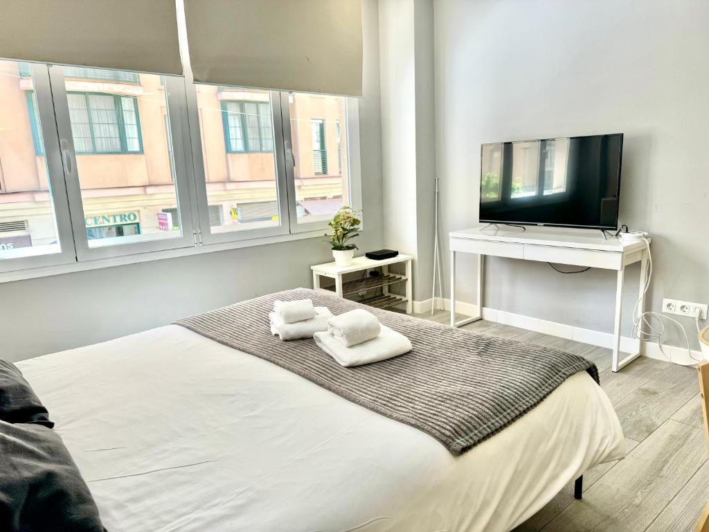 Lovely Studio in Hearth of Soho - Alameda Principal - Tap to explore photos