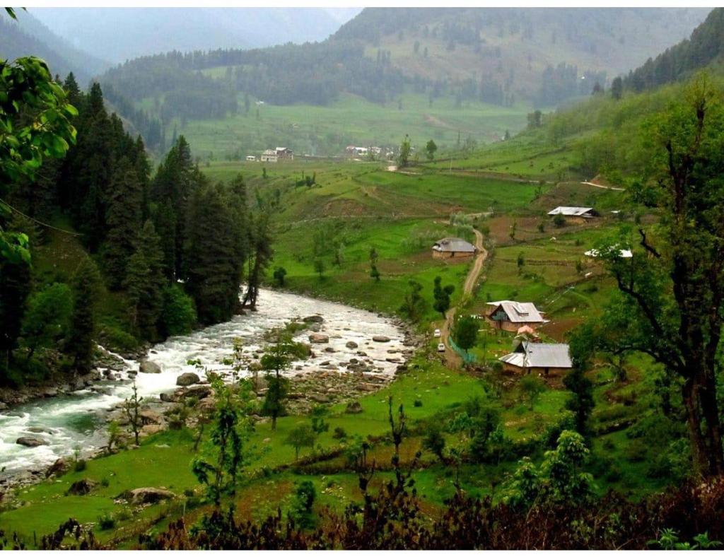 River Front Guest House Aru Pahalgam photo 2