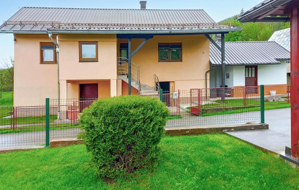 2 Bedroom Nice Home In Perusic photo 1