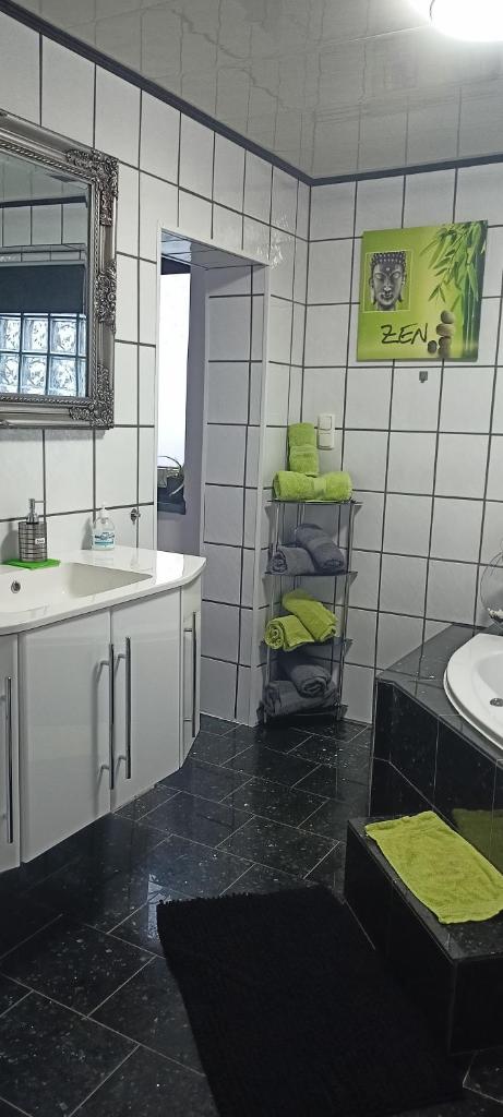 FeWo Blaue Oase, Netflix, Massagesessel, Whirlpool Badewanne photo 3