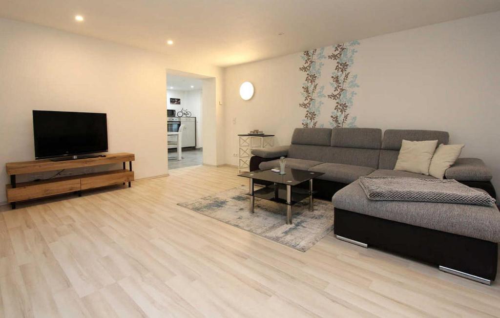 1 Bedroom Beautiful Apartment In Rbel-mritz photo 3