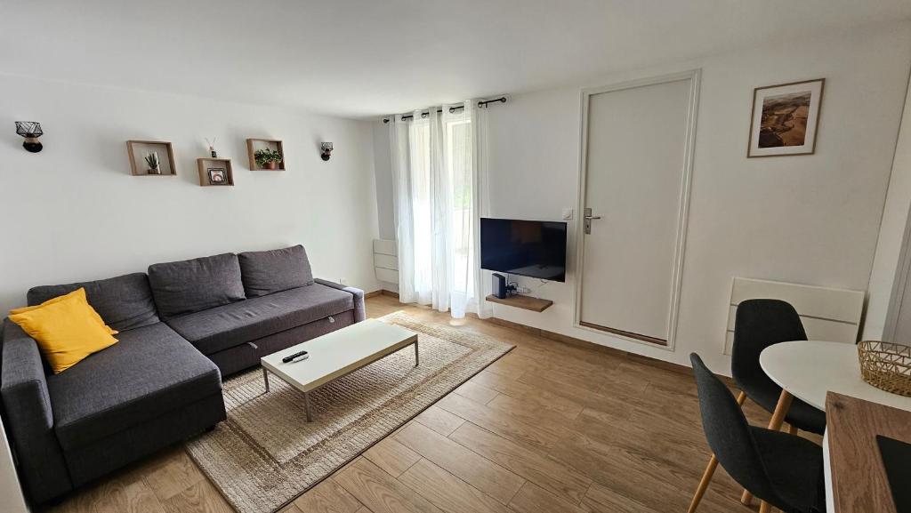 Appartement cosy refait à neuf proche parc des expositions et aéroport CDG