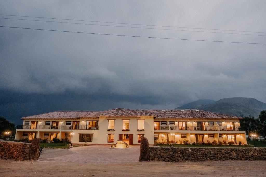 Pietra Hotel photo 1