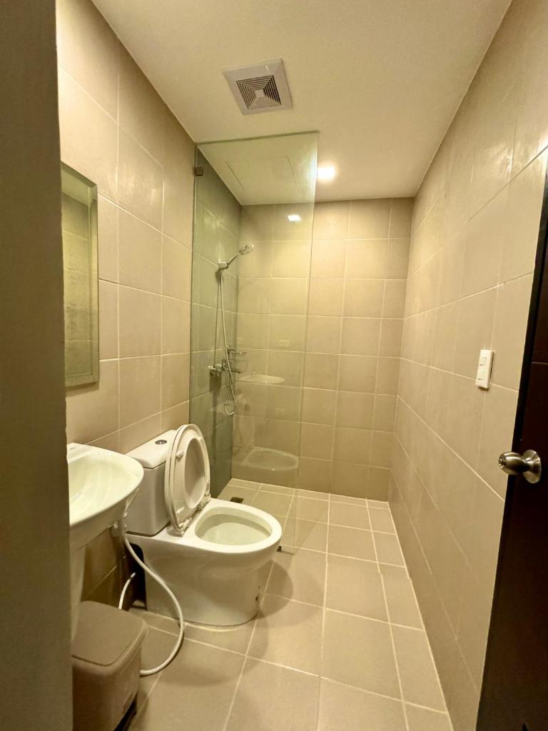Executive Condo unit @ the Palladium - Tap to explore photos