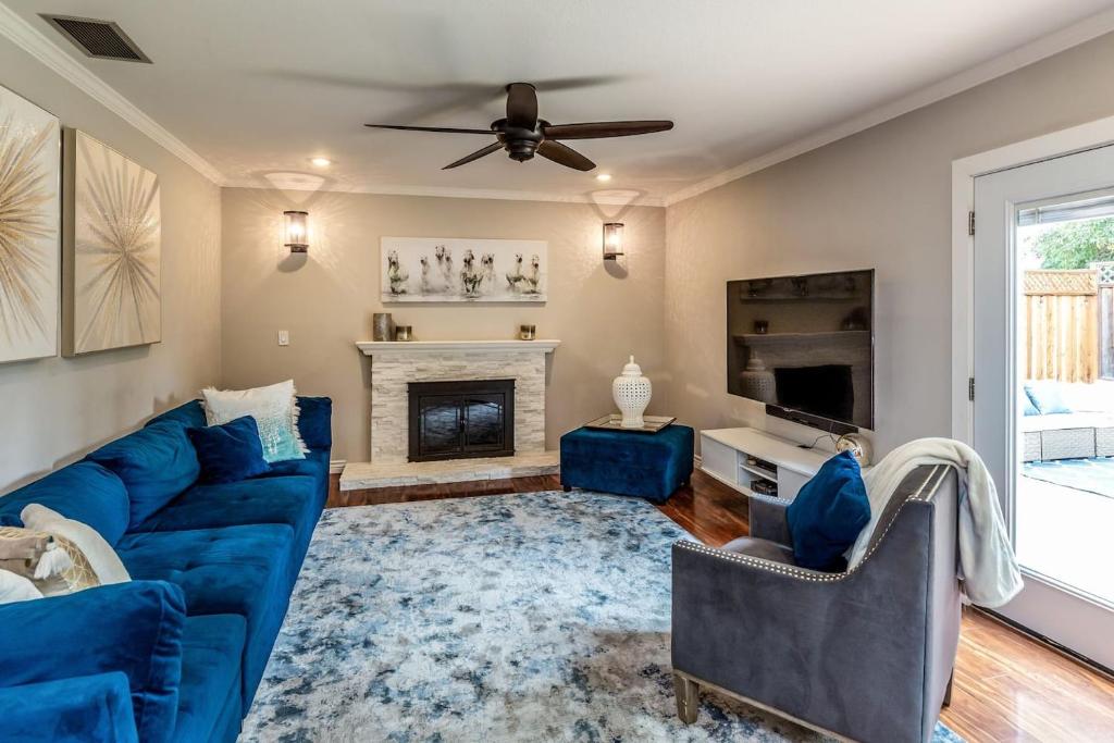 Silicon Valley Family Oasis 5-bedroom Luxury Home photo 4