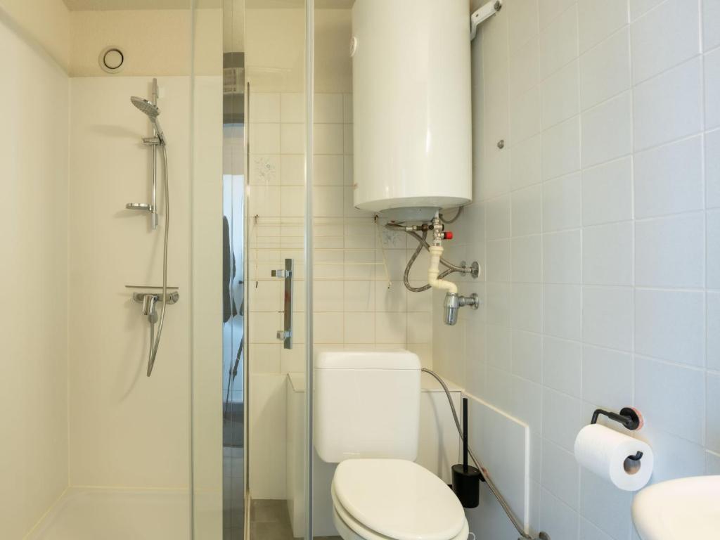 Apartment Ref- 704 by Interhome photo 4