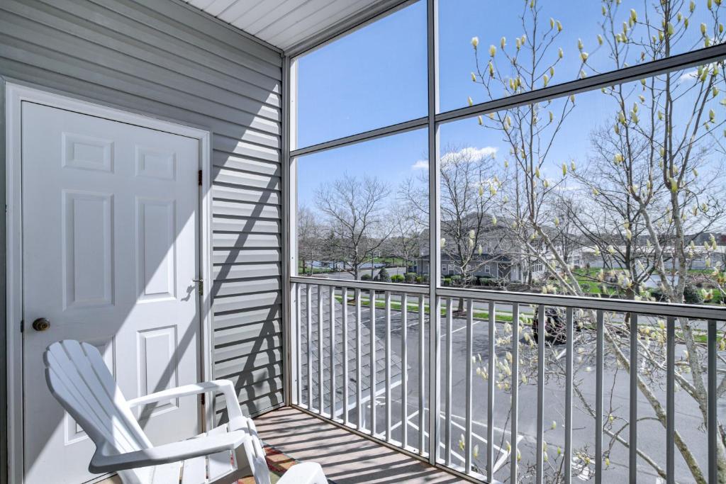 Chic Lewes Condo with Community Pool! photo 1