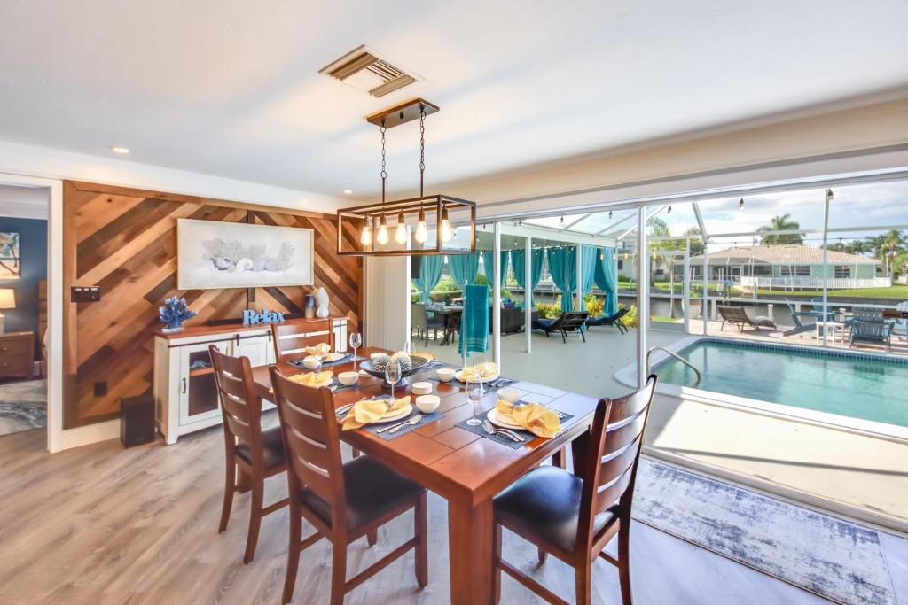Punta Gorda Getaway with Canal Access and Lanai! photo 2
