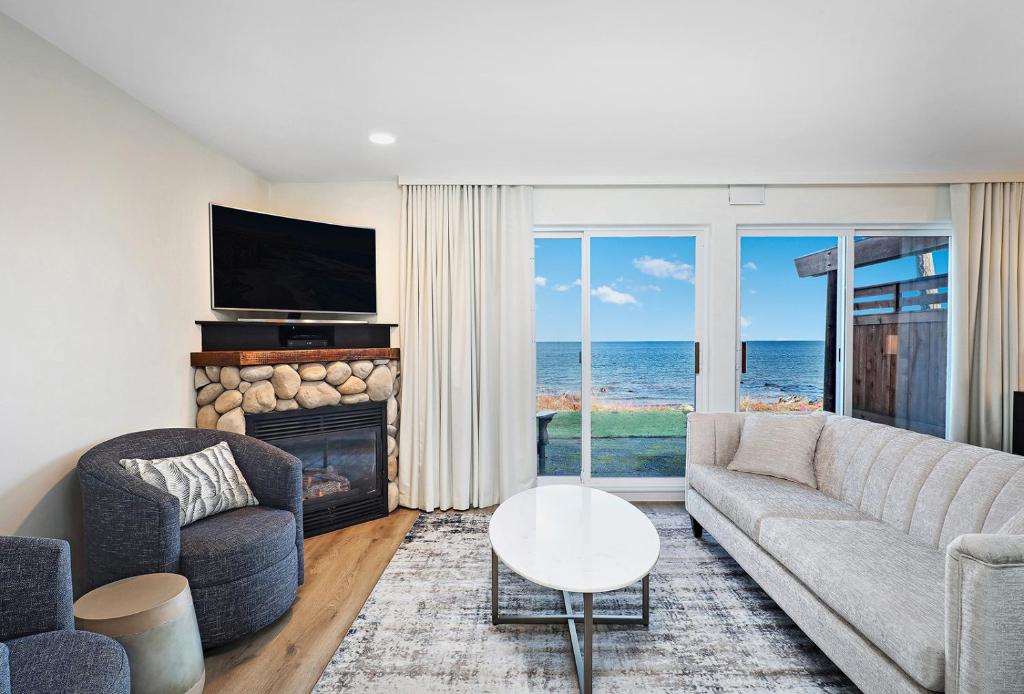 Kingfisher Pacific Resort & Spa photo 1