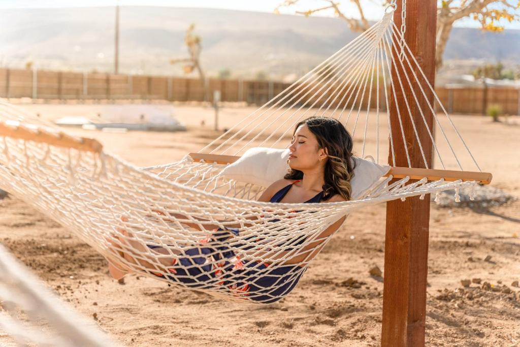 Private Joshua Tree Cabin w/ Hammocks & Campfire photo 4
