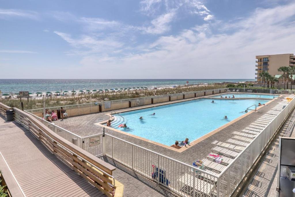 Waters Edge Condominiums