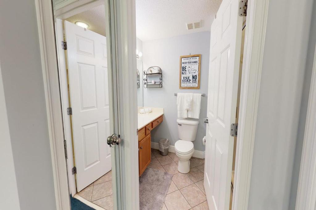 Waters Edge Condominiums photo 1
