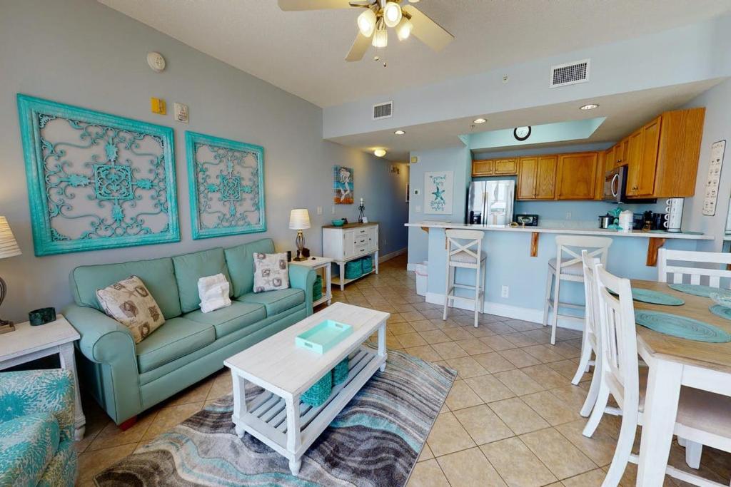 Waters Edge Condominiums photo 2
