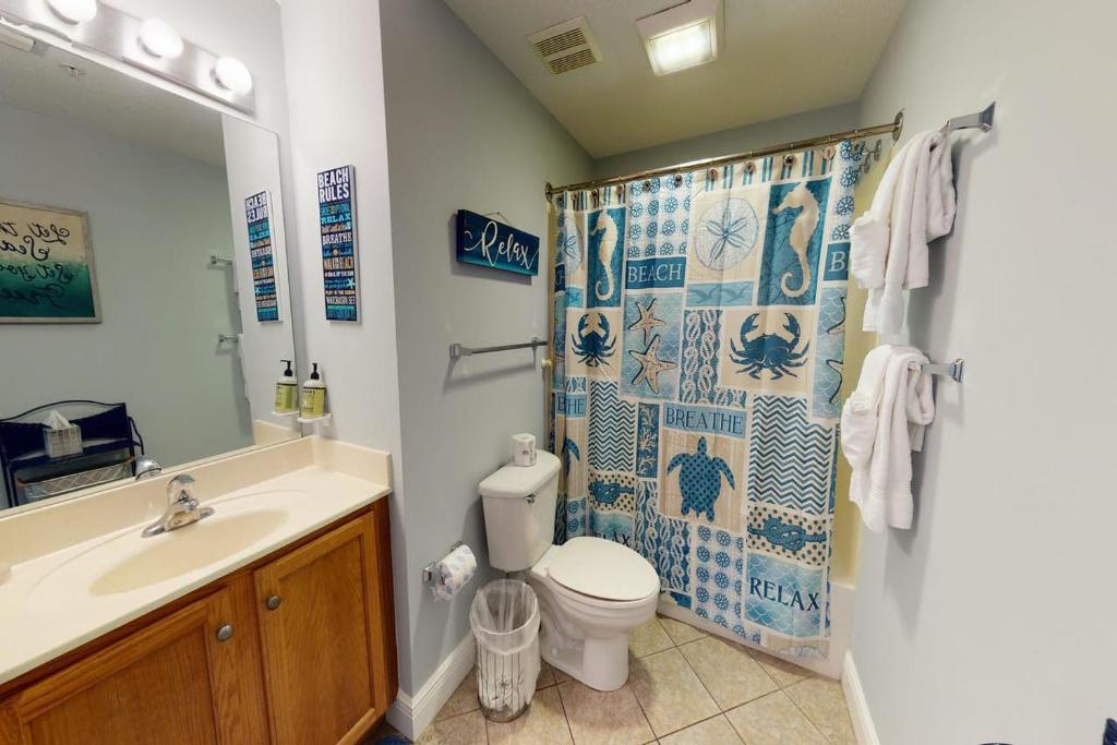 Waters Edge Condominiums photo 3