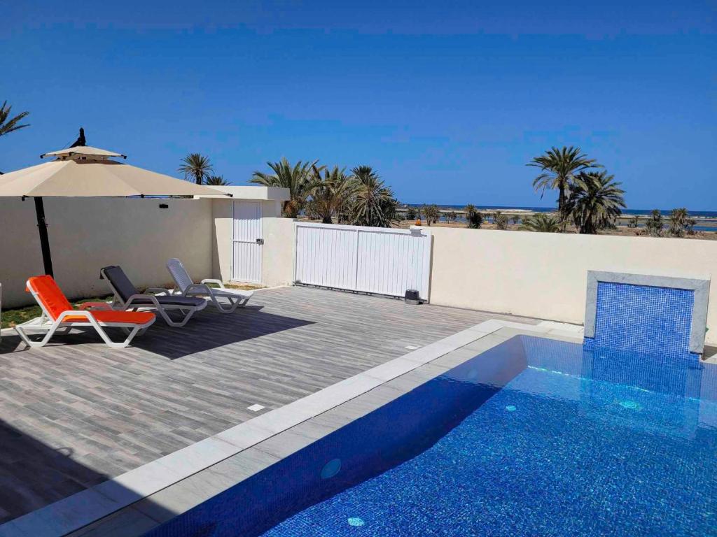Villa neuve avec piscine privée, palge a proximité