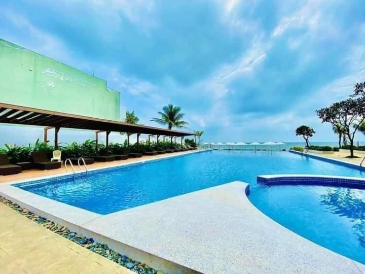 Hảo Aria Resort - hồ bơi và bãi tắm riêng