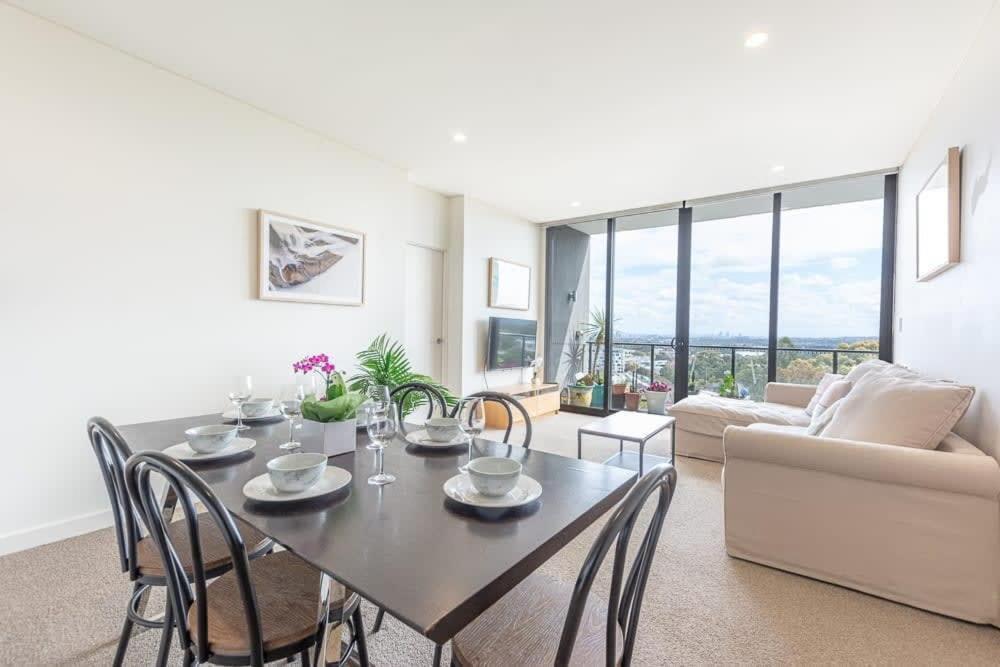 Sun-Splashed 2BD Apt near CBD photo 3