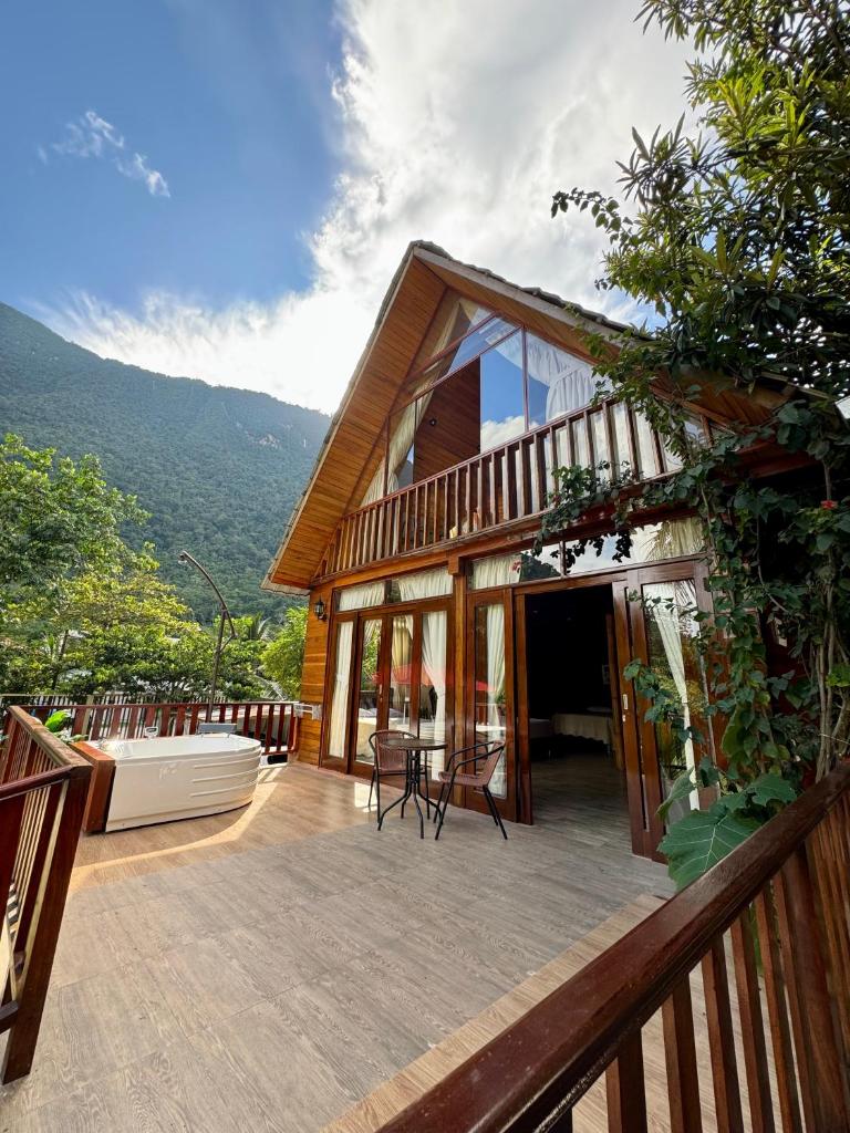 Green Paradise Bungalows