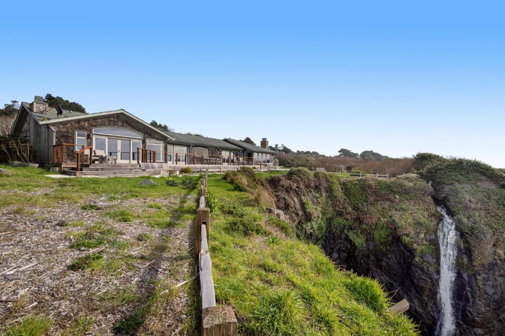 Perched on the Bluff - Main Home & Studio Cottage photo 1